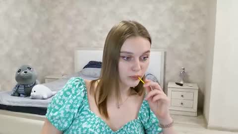 OneGoddess online show from February 7, 5:07 pm