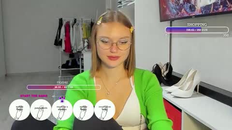 OneGoddess online show from November 12, 9:25 pm