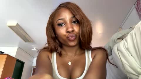 Snapshot of missmarimac chatting on February 13, 5:31 pm missmarimac online show from February 13, 5:31 pm