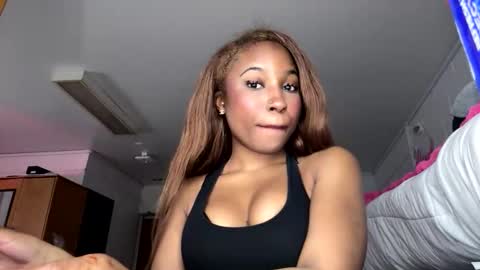 Snapshot of missmarimac chatting on February 26, 9:58 pm missmarimac online show from February 26, 9:58 pm