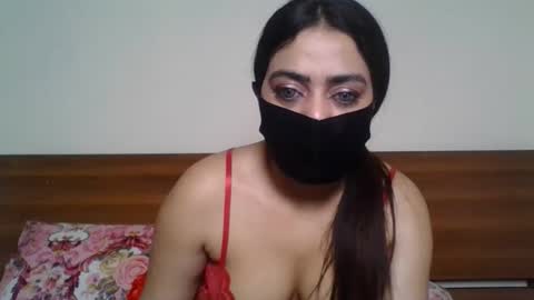 Snapshot of missmask24 chatting on September 22, 1:46 pm Missmask24 online show from September 22, 1:46 pm