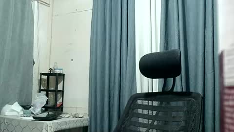 Snapshot of missmayeth chatting on December 3, 8:50 pm mayeth online show from December 3, 8:50 pm