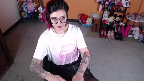 Miss Mia online show from January 7, 5:20 pm