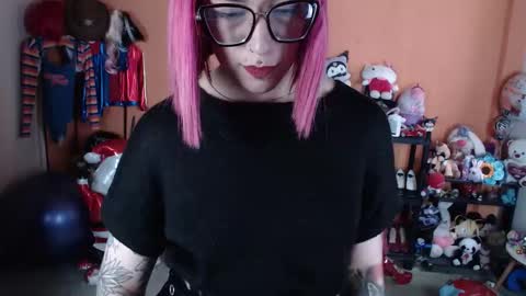 Snapshot of missmia2 chatting on December 20, 4:14 pm Miss Mia online show from December 20, 4:14 pm