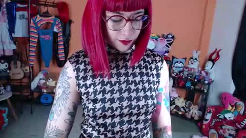 Snapshot of missmia2 chatting on February 27, 10:37 am Miss Mia online show from February 27, 10:37 am