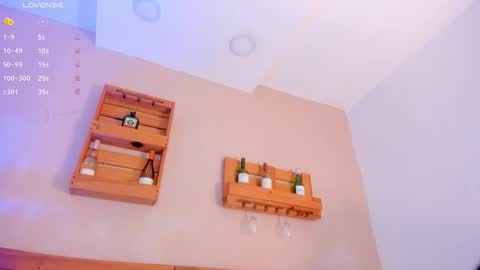 Mia  online show from November 7, 11:43 am