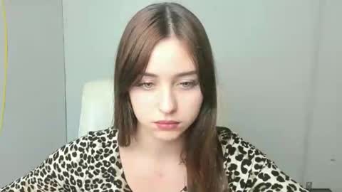 Snapshot of missmiamiss chatting on November 12, 12:49 pm Mia online show from November 12, 12:49 pm