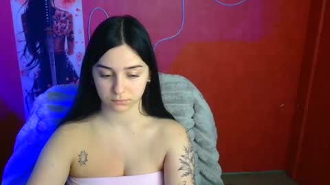 Mia online show from March 25, 5:41 pm