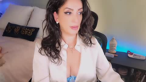 Mina online show from October 25, 2:41 am