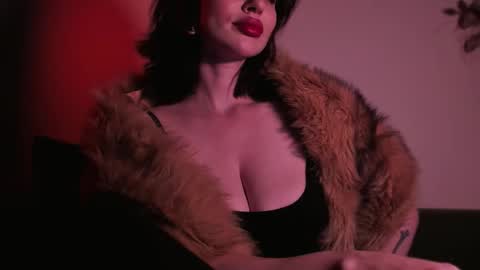   online show from November 10, 8:08 pm