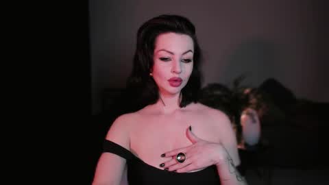   online show from December 18, 7:09 pm