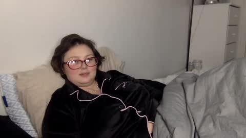 Snapshot of missmistressmal chatting on December 1, 10:42 am missmistressmal online show from December 1, 10:42 am