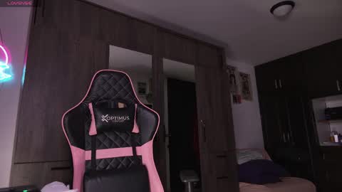 MissMoon online show from April 18, 6:23 pm