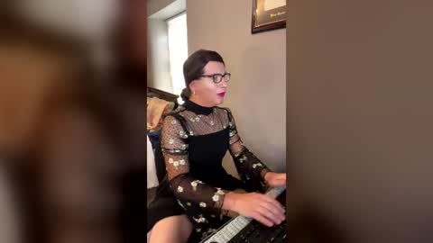 Nicole Smith online show from July 20, 10:23 pm