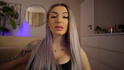 Snapshot of missobsidian chatting on February 3, 9:20 pm Miss Obsidian online show from February 3, 9:20 pm