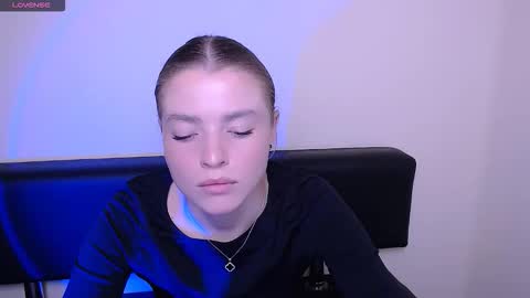 Olivia online show from October 28, 1:58 pm