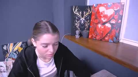 Olivia online show from November 15, 8:33 am