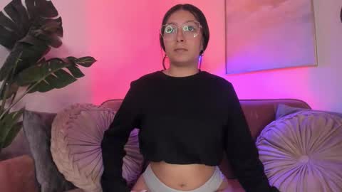 Snapshot of misspariis chatting on November 4, 11:26 pm Isabel Mendez online show from November 4, 11:26 pm