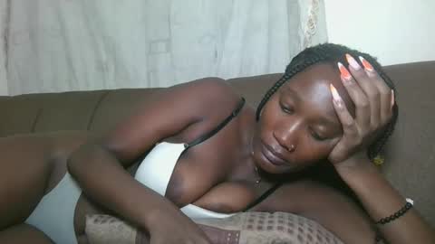 pretty gal online show from October 31, 5:47 pm