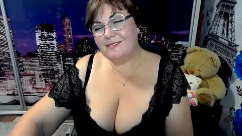 Snapshot of missritabella chatting on October 22, 7:02 pm Rita online show from October 22, 7:02 pm