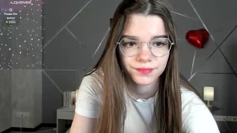 misss_evelyne online show from March 3, 6:30 am