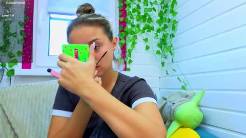 . online show from September 24, 5:55 am