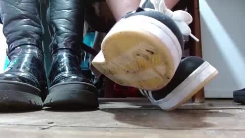 TELL ME MISS online show from February 11, 5:18 pm