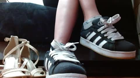 TELL ME MISS online show from April 1, 8:06 pm