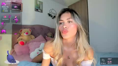 ... Independent model online show from February 6, 1:32 am
