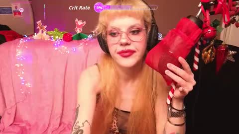 Snapshot of misstaco chatting on December 19, 1:45 am Tacodeluxe online show from December 19, 1:45 am