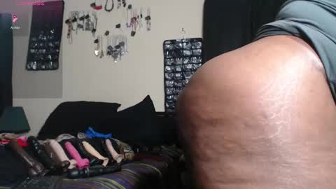 Snapshot of misstajaa chatting on May 22, 12:33 pm MissTajaa online show from May 22, 12:33 pm