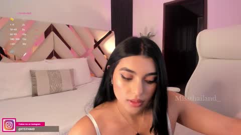 Fernanda Davila online show from November 21, 9:57 pm