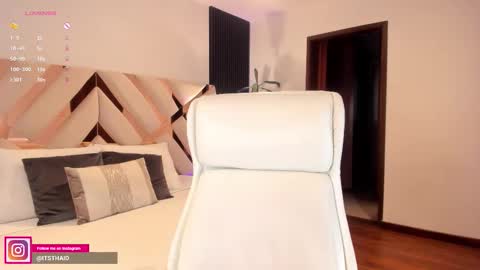 Fernanda Davila online show from January 13, 10:15 pm