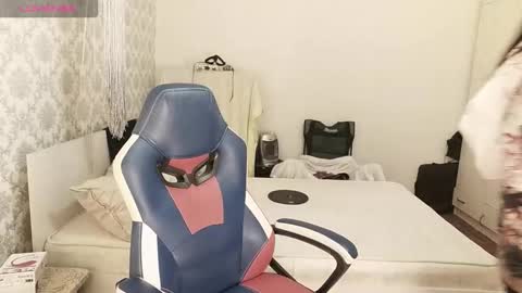 Snapshot of missvalday chatting on February 26, 6:23 am Val online show from February 26, 6:23 am