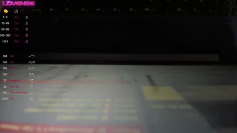 missvalery1 online show from December 18, 11:19 pm