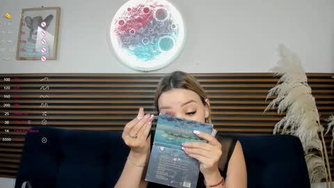 missvalery1 online show from January 7, 8:31 pm