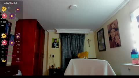 missvalery1 online show from May 6, 10:48 pm