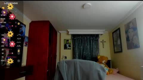 missvalery1 online show from May 27, 1:57 am