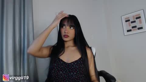 missvirggii online show from September 25, 9:29 pm