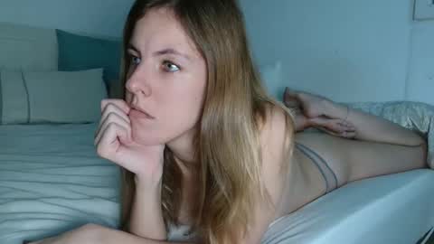 Monique  online show from April 15, 5:03 am