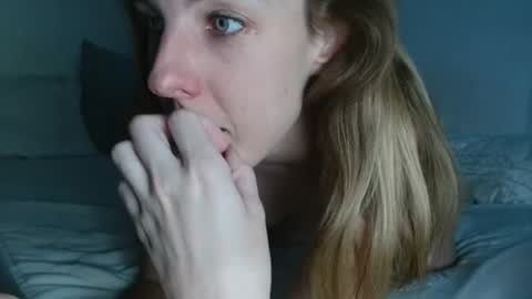 Snapshot of missxmonique chatting on July 7, 6:47 am Monique online show from July 7, 6:47 am