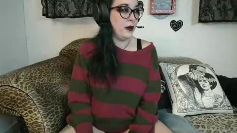 Missy Dee online show from February 19, 8:43 am