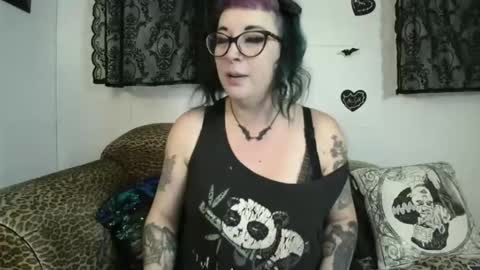 Missy Dee online show from May 12, 6:21 am