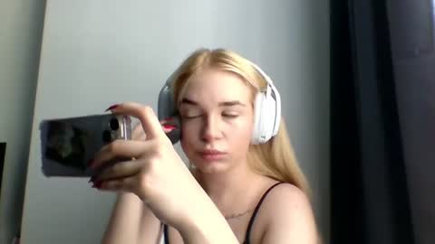 Lucy online show from July 8, 5:23 am