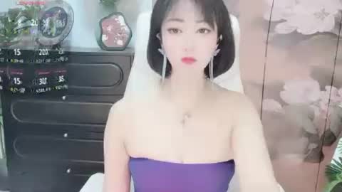 Snapshot of mist_lili chatting on June 22, 2:25 pm Mist Lili online show from June 22, 2:25 pm