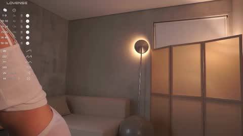 Snapshot of mist_mia chatting on February 1, 6:06 pm Mia online show from February 1, 6:06 pm