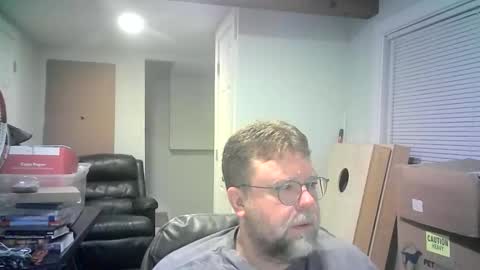 Mr. Happy online show from April 21, 5:14 am