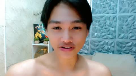 Snapshot of mister_officer chatting on June 6, 5:01 am SAINT SACHI will make your day online show from June 6, 5:01 am