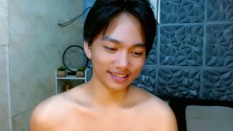 Snapshot of mister_officer chatting on June 14, 1:36 am SAINT SACHI will make your day online show from June 14, 1:36 am