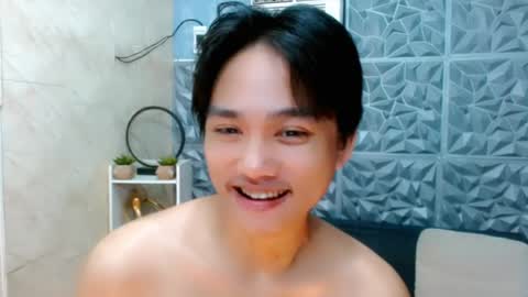 Snapshot of mister_officer chatting on June 15, 9:55 am SAINT SACHI will make your day online show from June 15, 9:55 am